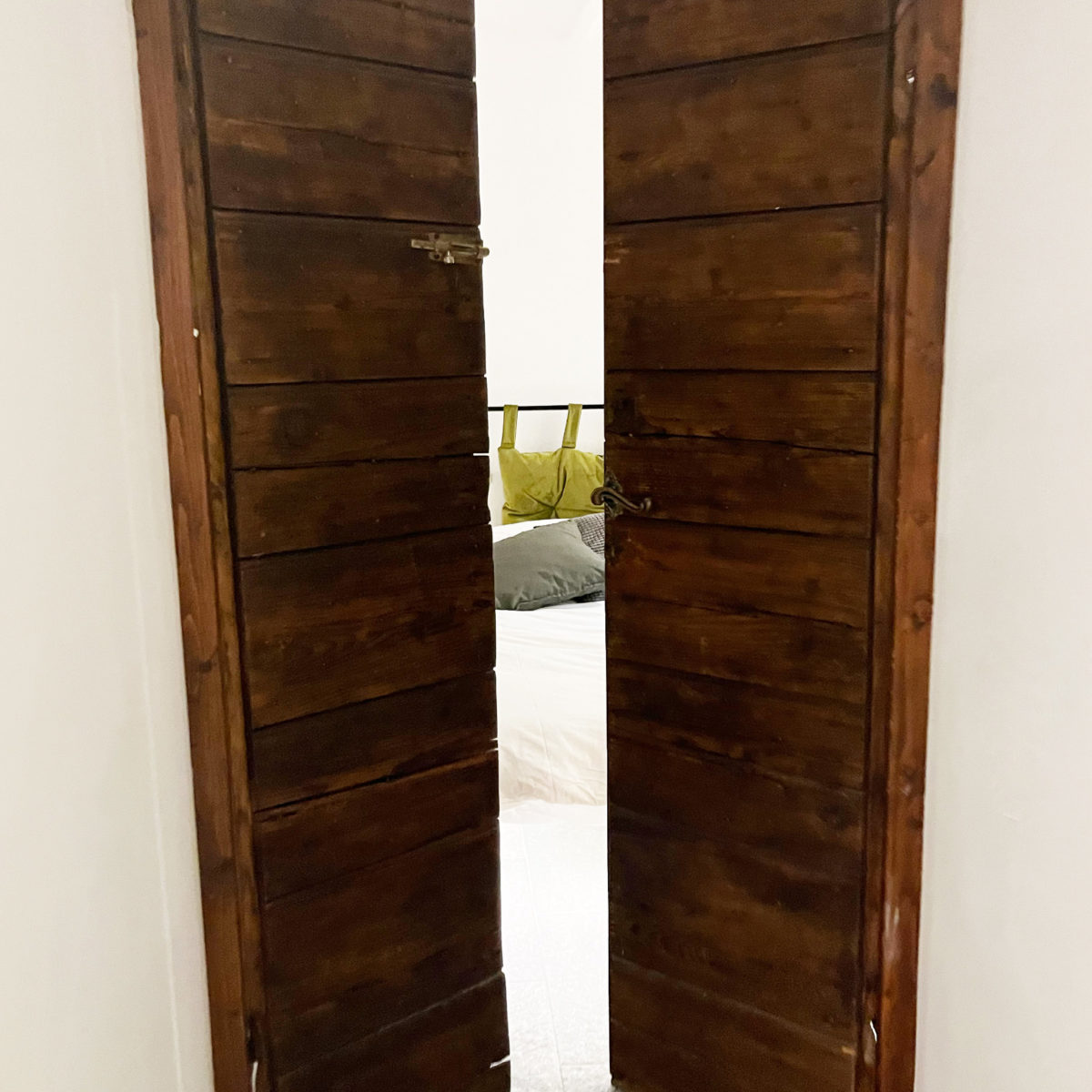 viatara house milano_ apertura porta